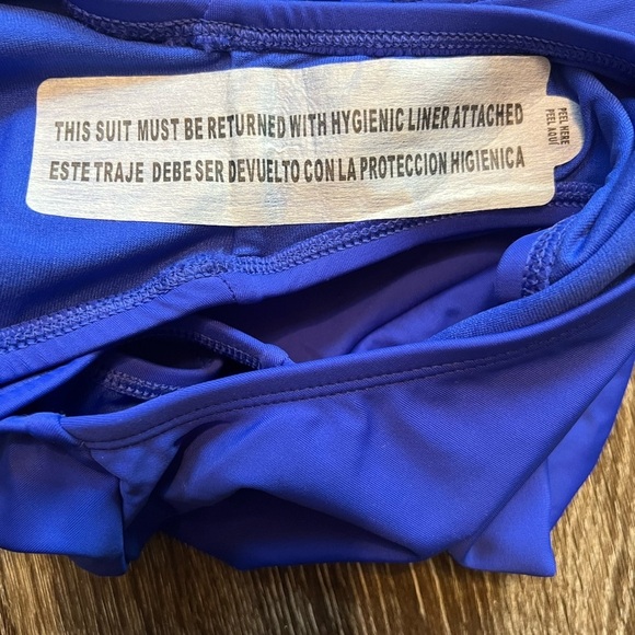 NWT - Shade & Shore - Cut Out Underwire One Piece Swimsuit - Picture 5 of 7